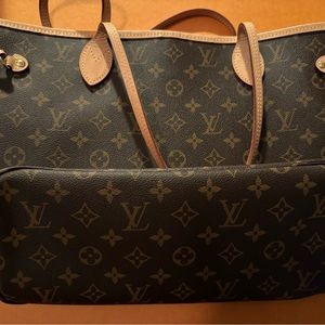 Like new LV Neverfull MM, with wristlet.